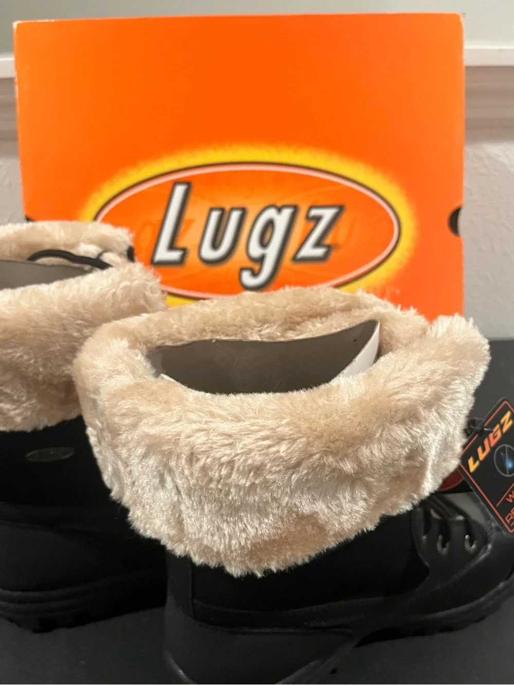 Lugz Black Winter Lace-Up Boots with Cream Faux-Fur Cuff